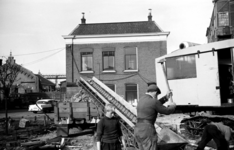 837349 Afbeelding van de werkzaamheden ten behoeve van de sloop van de gemeentelijke gasfabriek aan de Blauwkapelseweg ...